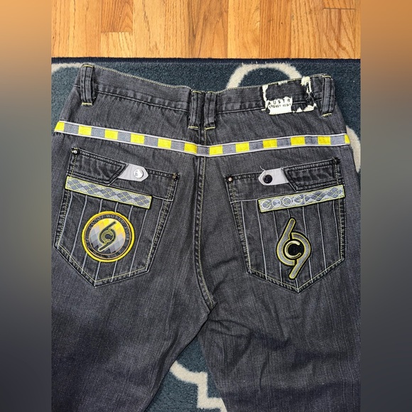 Embroidered COOGI Wide/Baggy Jeans - Picture 5 of 6